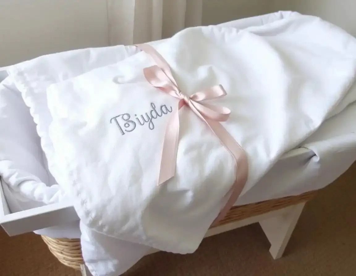 Lange en mousseline brodé avec nom personnalisé